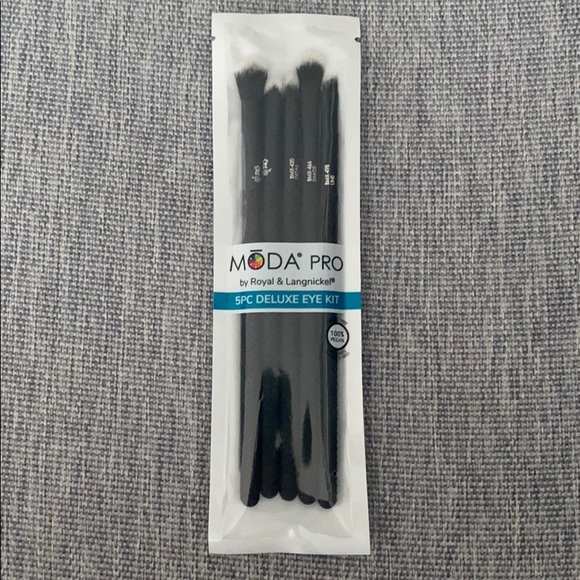 MODA® Pro by Royal & Langnickel Eye Brush 5 Pieces - Picture 2 of 2